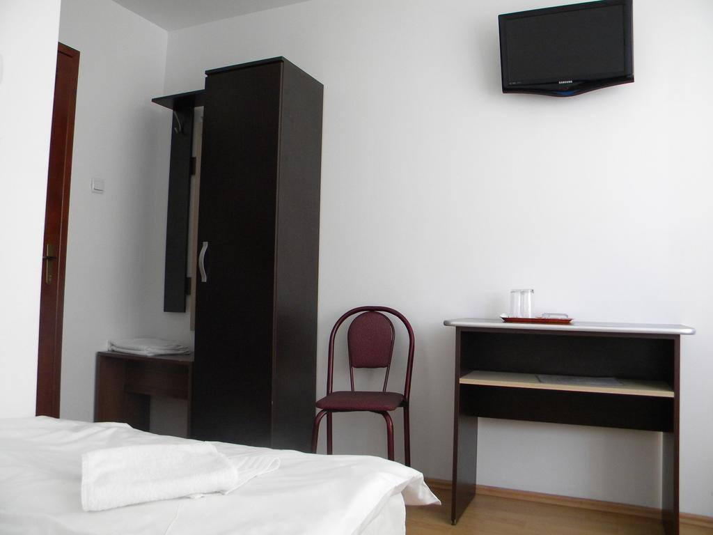 Hotel River ทาร์กู จิอู ภายนอก รูปภาพ